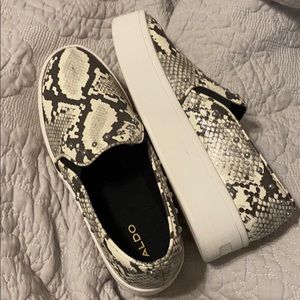 Brand new aldo snake skin platform sneaker size 9